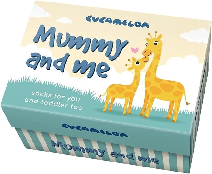 Mama Kind Giraffenmotiv auf Socken als Geschenk zum Muttertag