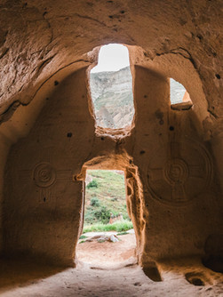scenic-view-inside-the-cave-in-famous-cappadocia-2022-12-16-20-27-39-utc.jpg