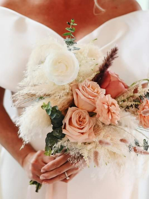 Floralina Wedding Flowers. Le Balmoral Golf Club, Morin-Heights