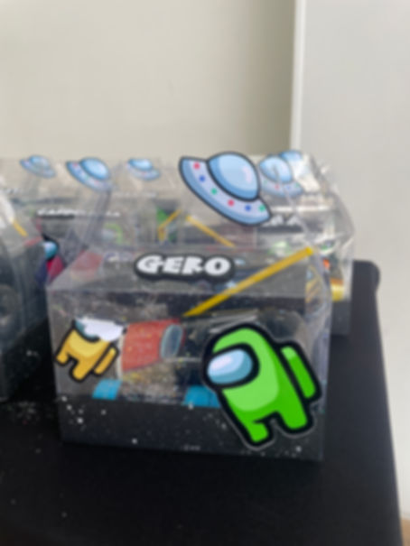 Caja lunch + burbuja + Plastilina +  crayolas y dibujos.x 6 unidades