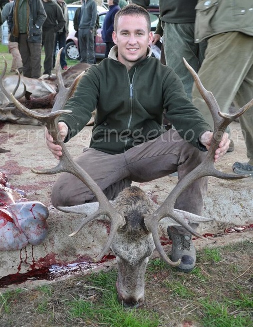 Héctor con un precioso venado