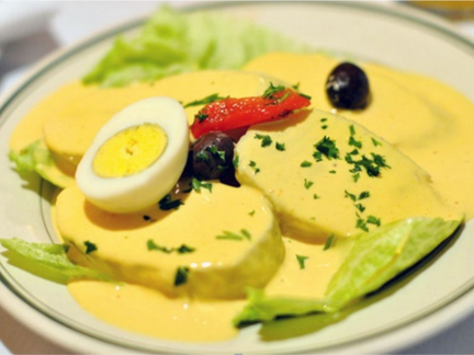 Batatas com molho Huancaina / Potatoes with gravy Huancaina