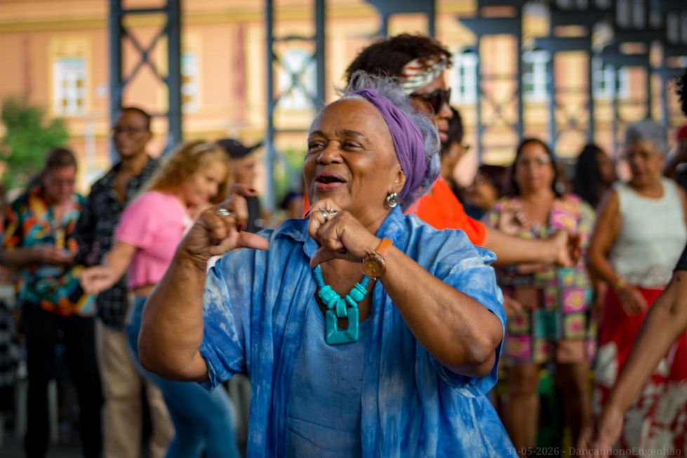A Associação Cultural Sabor e Dança agradece a todos que fizeram parte da 1ª edição do Dançando no Engenhão. 💙
Foi uma noite especial de encontros, homenagens, alegria e muita dança. Cada presença contribuiu para o sucesso deste projeto e para o fortalecimento da nossa cultura.
Muito obrigado a todos!