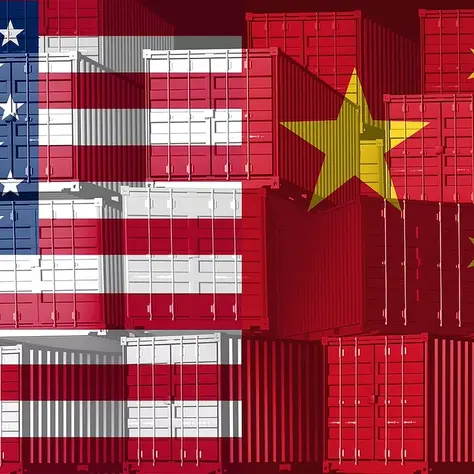Trump Slaps 100% Tariff on Chinese Imports, Tightens Grip on Software Exports