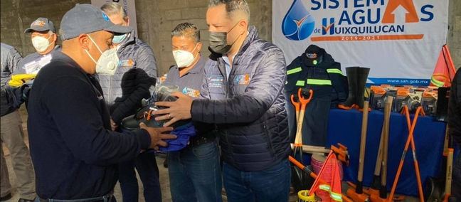 ENTREGAN EQUIPO A PERSONAL DEL SISTEMA DE AGUAS DE HUIXQUILUCAN