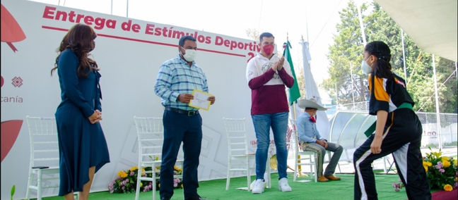 ENTREGA DARWIN ESLAVA ESTIMULOS DEPORTIVOS EN COACALCO