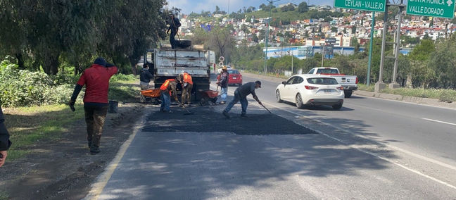 REALIZA TLALNEPANTLA BACHEO EN VÍAS PRINCIPALES QUE CORRESPONDEN A LA JUNTA DE CAMINOS DEL EDOMÉX