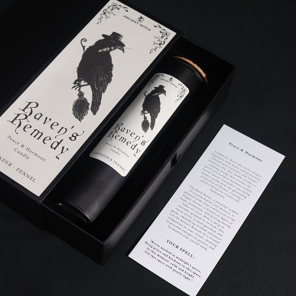 Miniature : Raven's Remedy candle in box, product label. Bougies Magique de Purification Sorcière Ancestrale.L'étiquette de la boite et de la bougie et représenté par Un corbeau portant un chapeau et qui tiens dans son bec un brindille d'herbe. Dessin noir sur fond beige foncé. peut voir la boite ouvert, la bougie ainsi que la carte d'explication du rituel