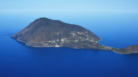 Aerial_image_of_Filicudi_(view_from_the_south).jpg