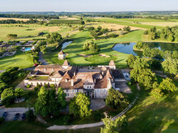 Chateau Vigiers also has a 1* Michelin restaurant and a Spa and is 4 miles away