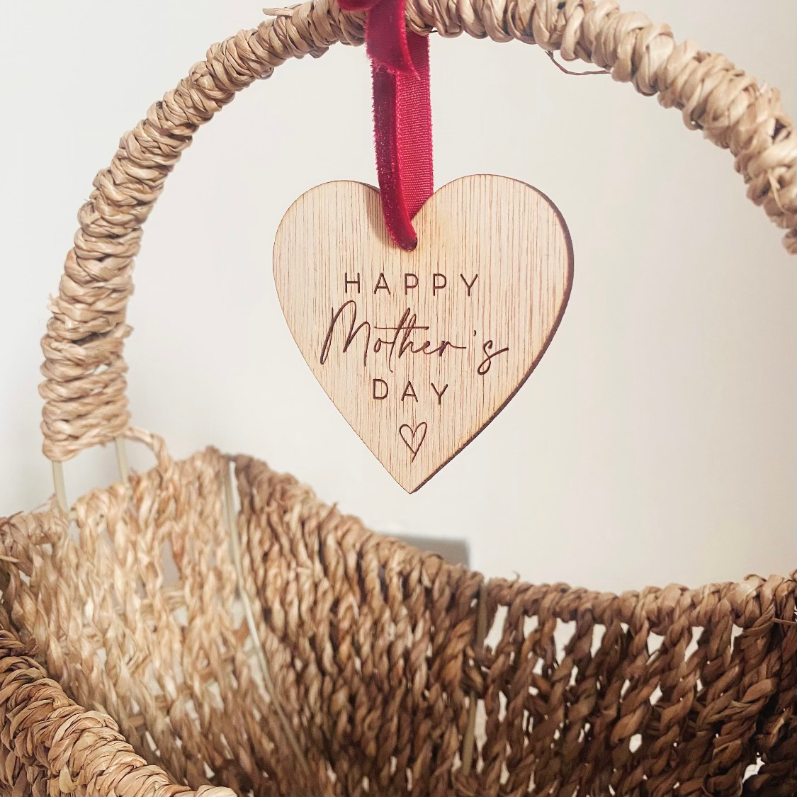 Personalised Mothers day Name Tags, Engraved Wooden Gift Tag  FlowerLabels