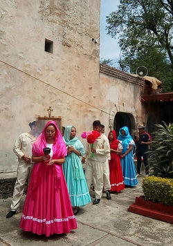 70256090_884015195324981_355319847515376