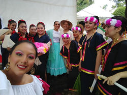 70034152_878799105846590_247913430956323