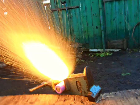 Emballement thermique d’une cellule lithium-ion avec projection de particules incandescentes