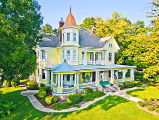 Romantic Bed and Breakfast in Alabama: Why a Bed and Breakfast near Lake Martin Beats a Hotel