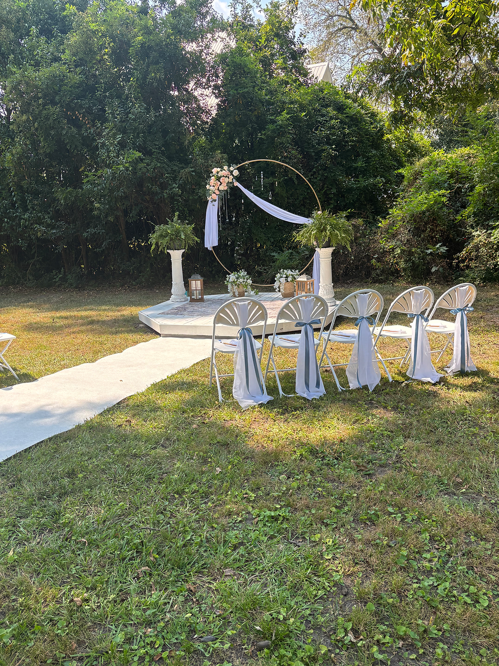 A micro wedding setup at Mistletoe Bough B&B near lake Martin Alabama