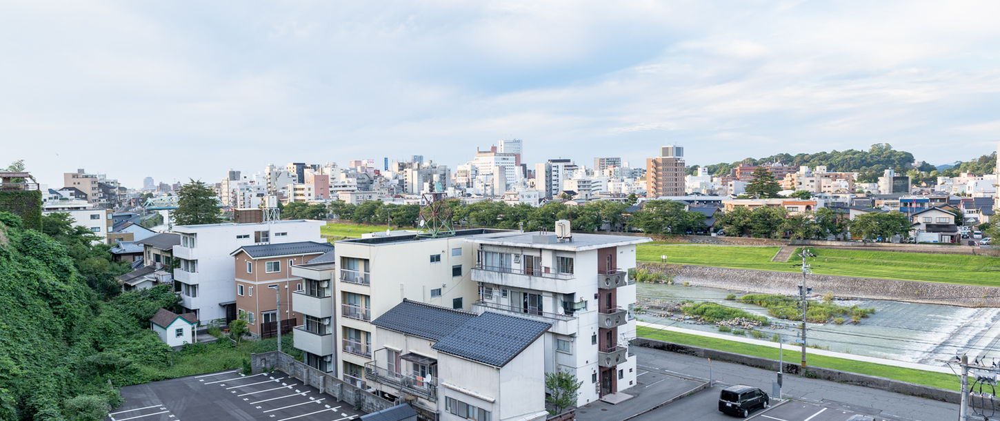 徒歩4分の犀川の景色