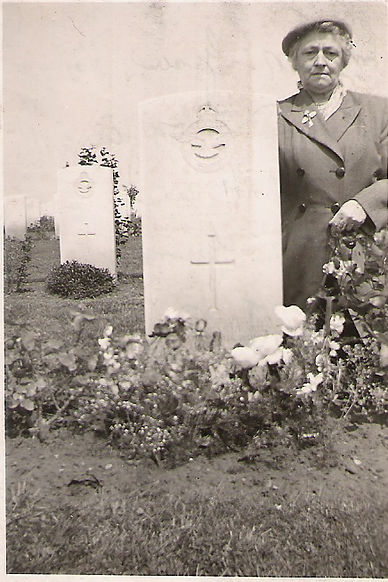 G Litchfield grave 1954
