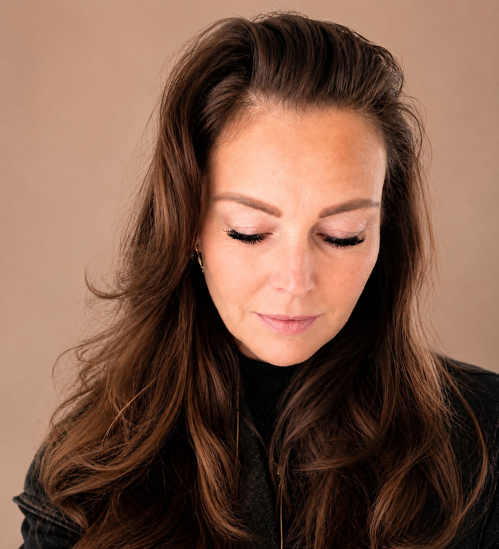 Over Anouk Hogeveen Waar we elkaar raken - persoonlijke coaching-relatietherapie-teamcoach