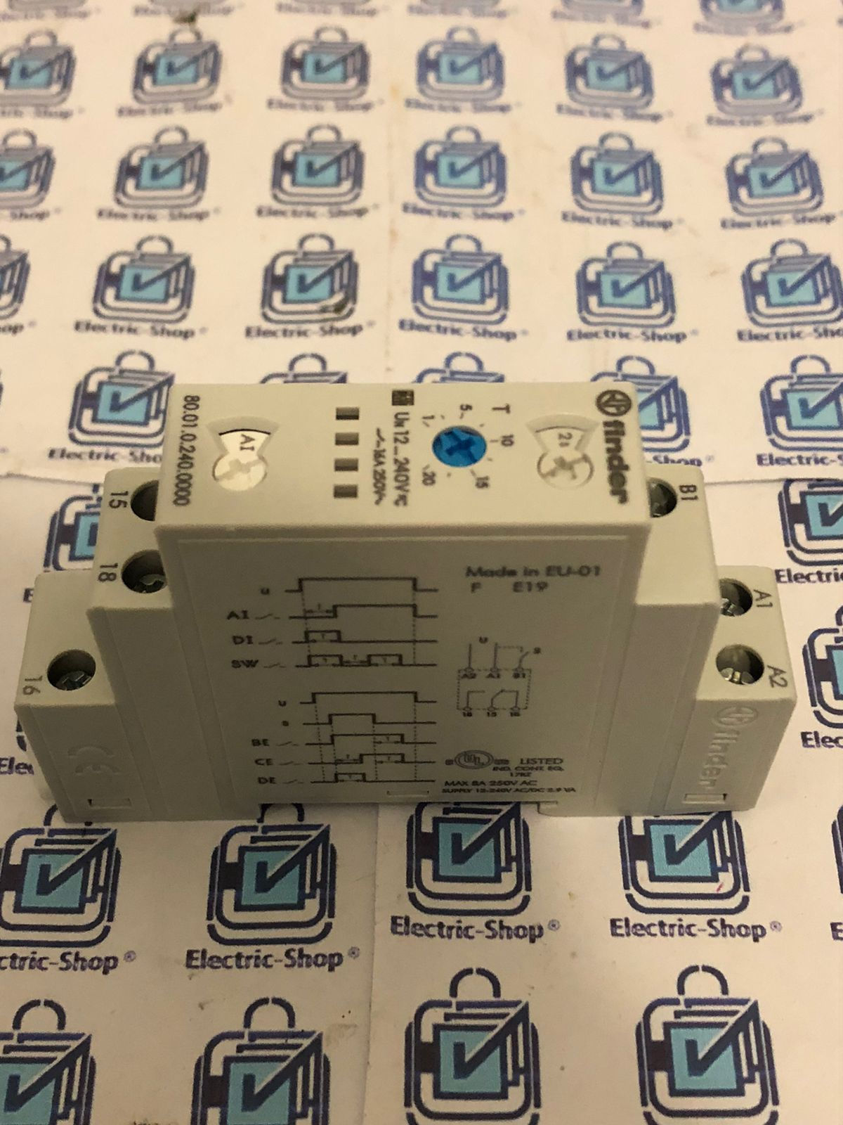80.01.0.240.0000 FINDER TIMER MULTIFUNCION 16A 1P2T 12-240VAC/DC P/RIEL F8001024