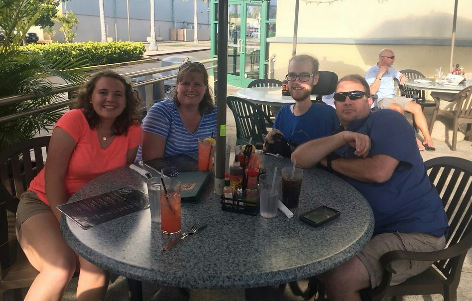 Family Hawaii.jpg