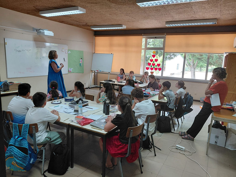 Biblioteca Itinerante leva livros e histórias às escolas do Agrupamento