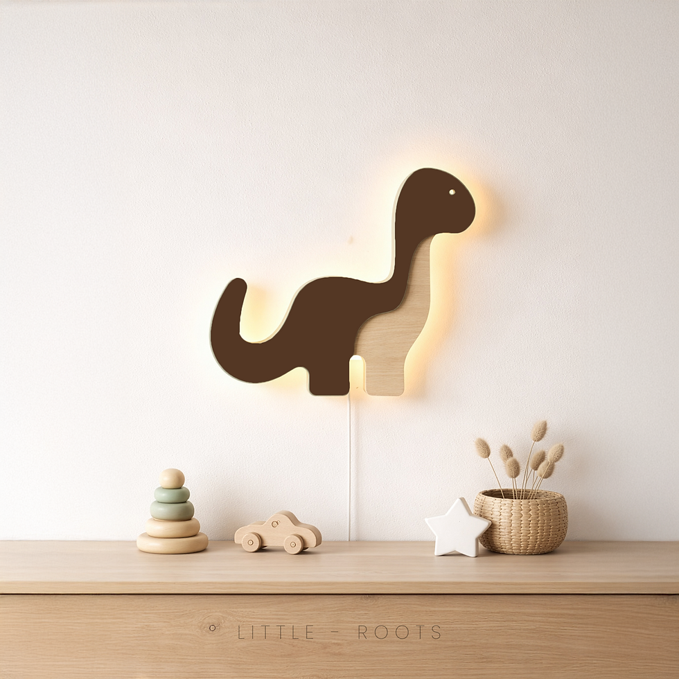 Miniaturbild: Minimalistische Wandlampe aus Holz für das Kinderzimmer mit warmweißem LED-Nachtlicht im modernen skandinavischen Design