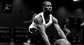 Cinematic dark gym athlete portrait_edited.jpg