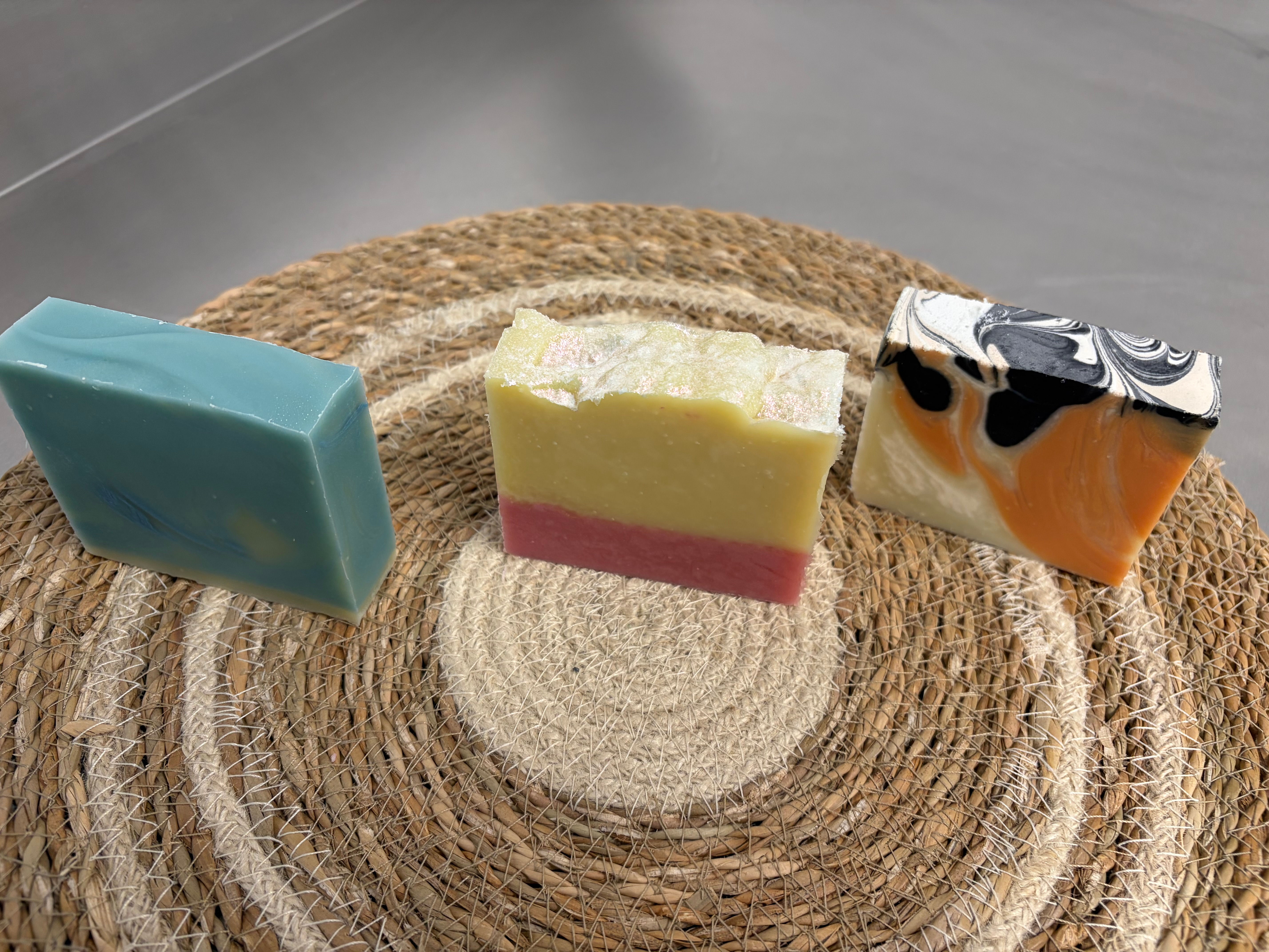 🫧 Le Trio "Éclat & Douceur" – Coffret 3 Savons Artisanaux