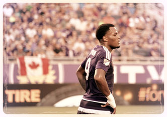 Toronto Vence 2 a 1 a Los Leones en Casa