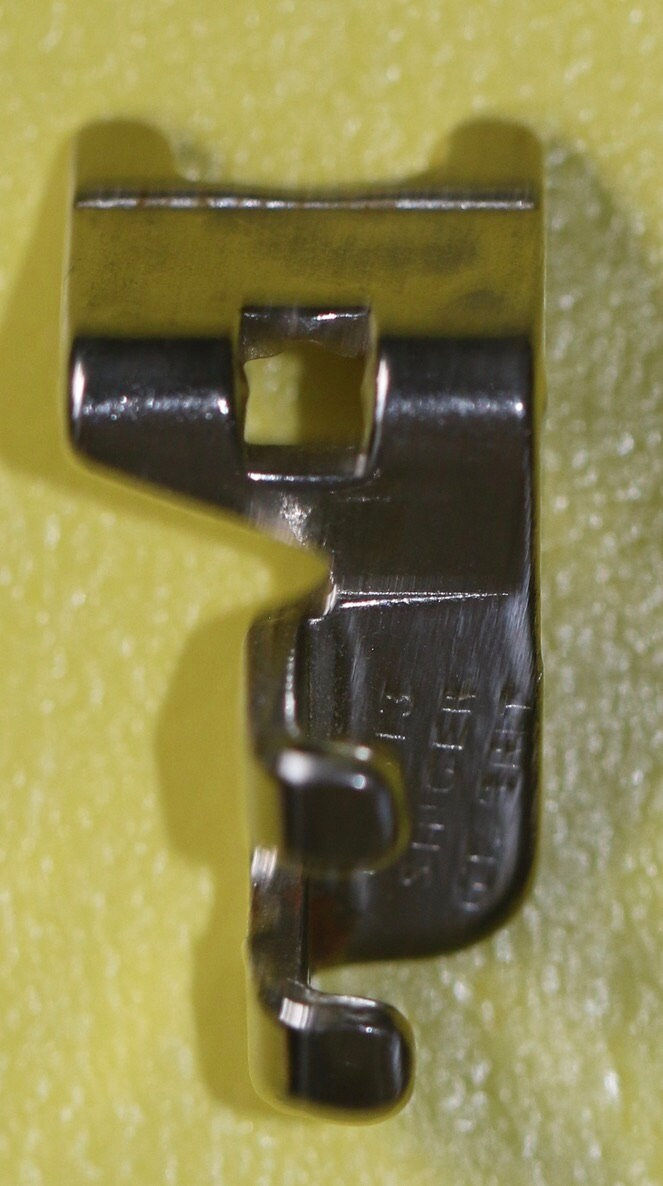 Miniatura: Preloved Simanco Singer sewing machine attachment. Singer Simanco 161613 Button