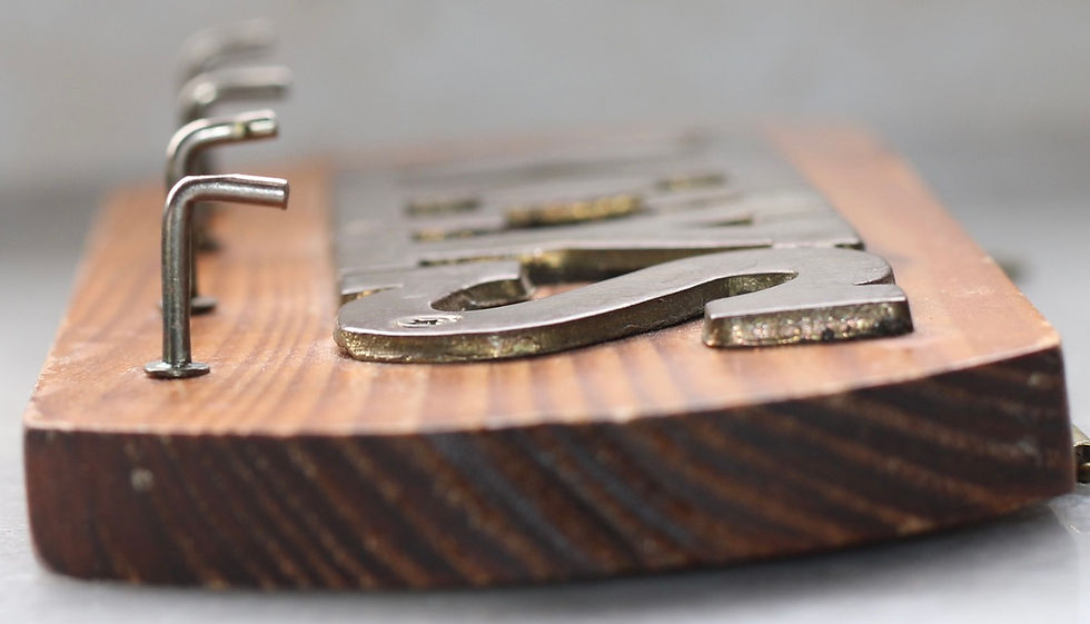 Miniatura: Preloved Vintage Wood and Brass Key Holder