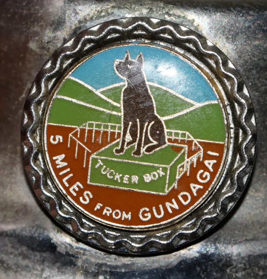 Preloved Metal Plated Souvenir Pioneers Monument Gundagai Dog on the Tuckerbox