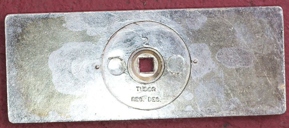 Miniatura: Preloved Vintage Tudor Metal Cabinet handle, Ornate Metal Cabinet Handle