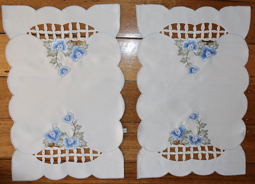 Thumbnail: Preloved Set of four floral placemats, Flower Tablemats