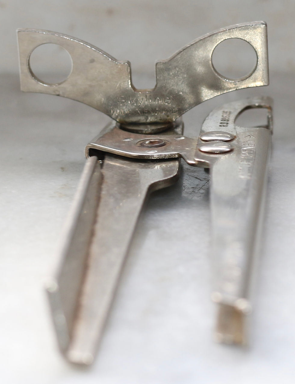 Μικρογραφία: Preloved Vintage Skyline Can Opener, Made in England.