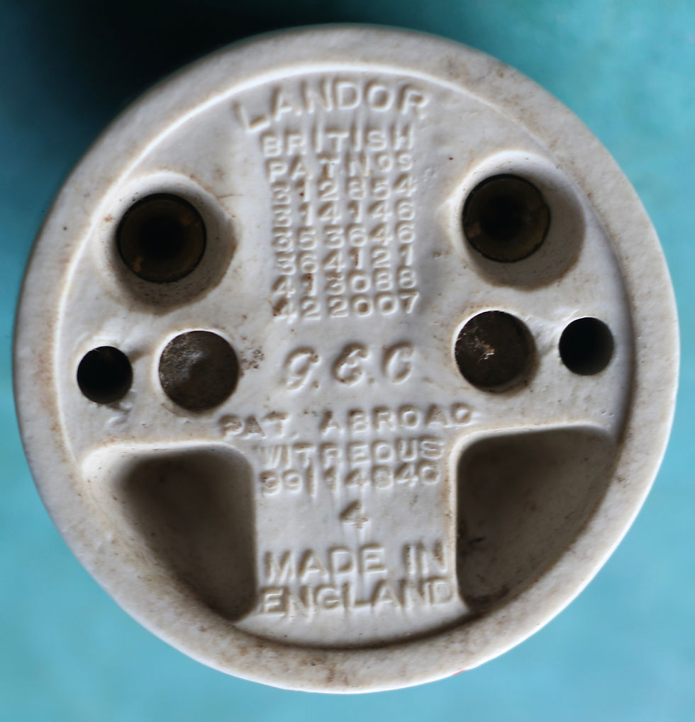 Miniaturbild: Preloved Vintage Landor British porcelain electrical switch.