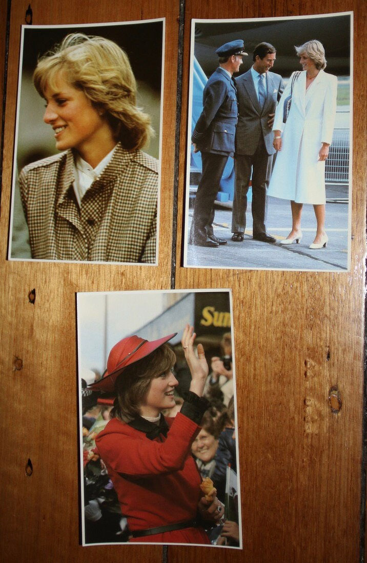 縮圖：Preloved Vintage Royal Wedding 1981 Souvenir Postcard , Separate Sales