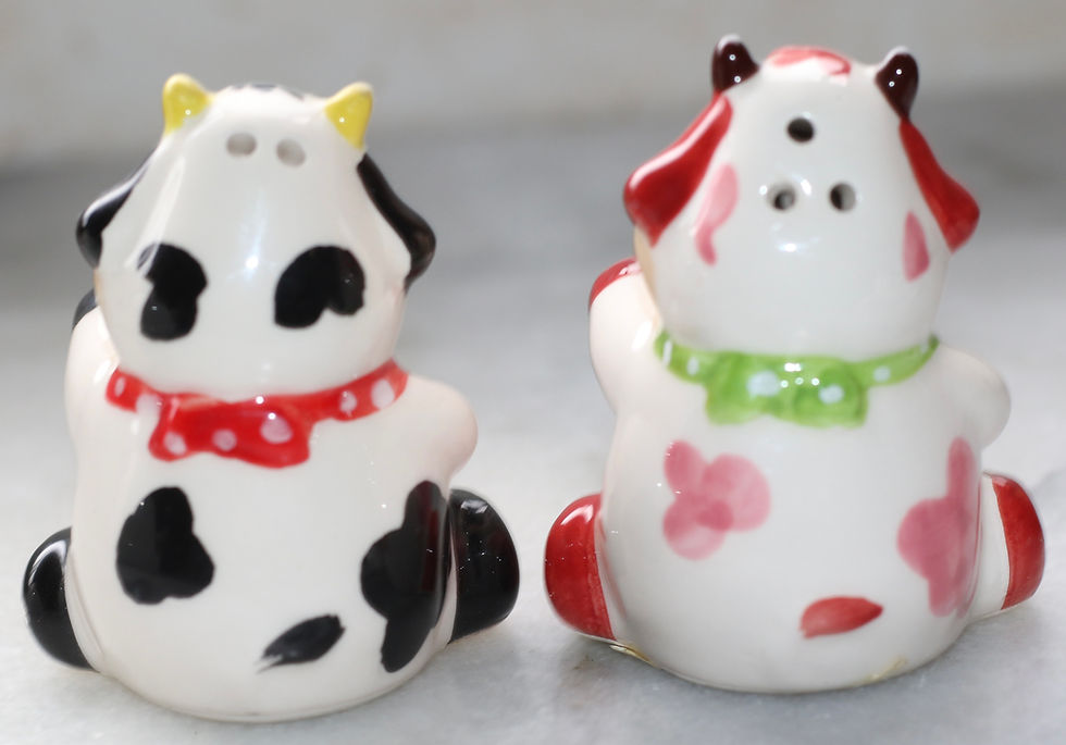 Μικρογραφία: Preloved Ceramic Hugging Cow Shakers, Cuddling Salt and Pepper Shakers