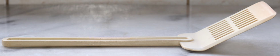 Miniaturbild: Preloved Vintage Decor Spatula Utensil, Slotted Turner