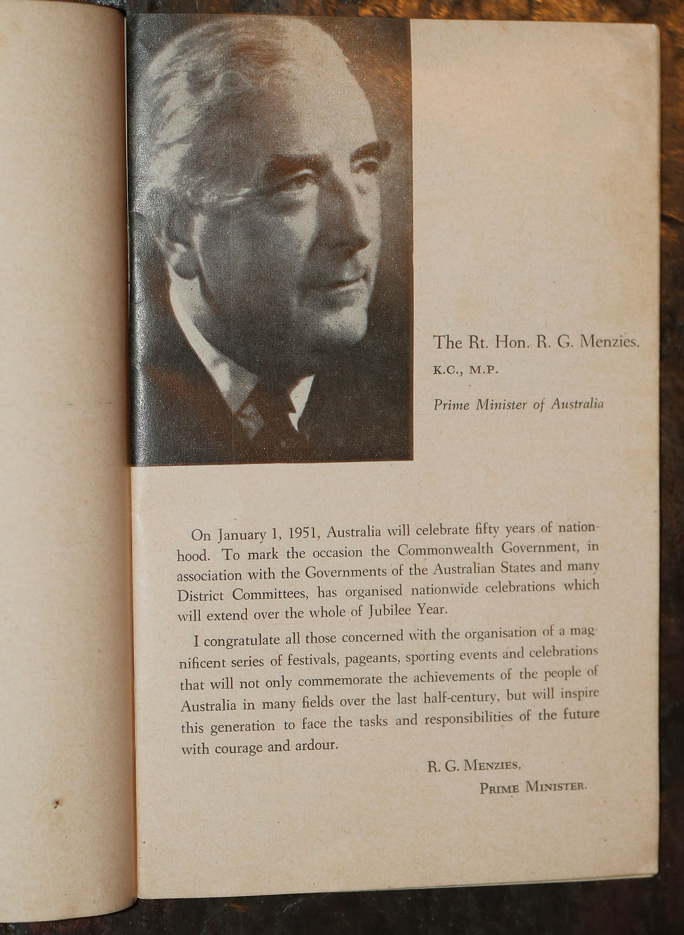 Miniaturbild: 1951 "Official Programme" booklet commemorating the Jubilee of the Commonwealth