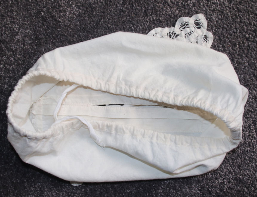 Миниатюра: Preloved Vintage Laced Tissue Box Cover