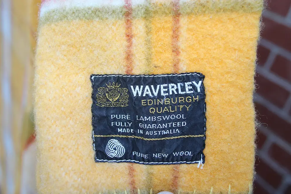 Miniaturbild: Preloved Waverley Edinburgh Quality Pure Lambswool Blanket, Single Bed Blanket