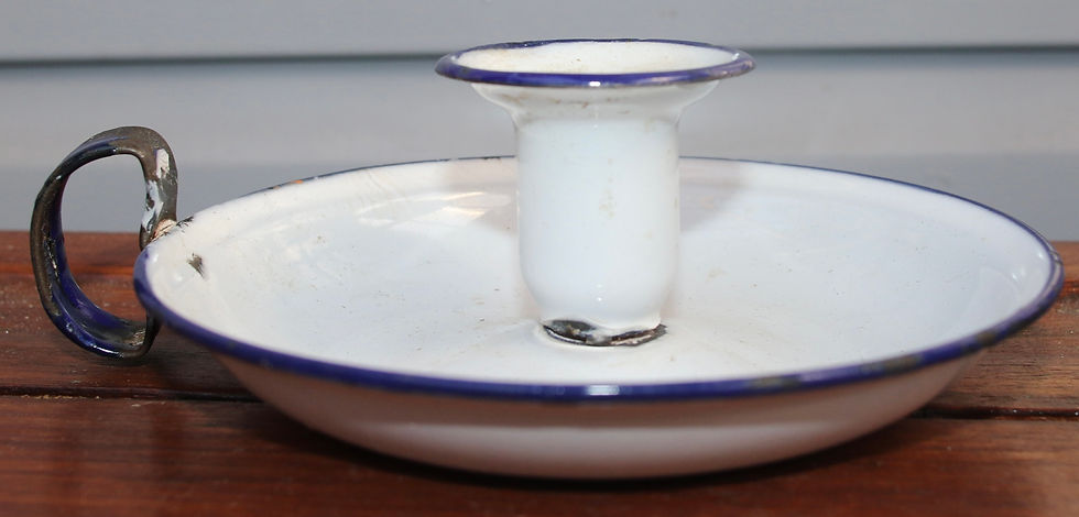 縮圖：Preloved Metal Wee Willy Winky Candle Holder, Rustic Candle Holder