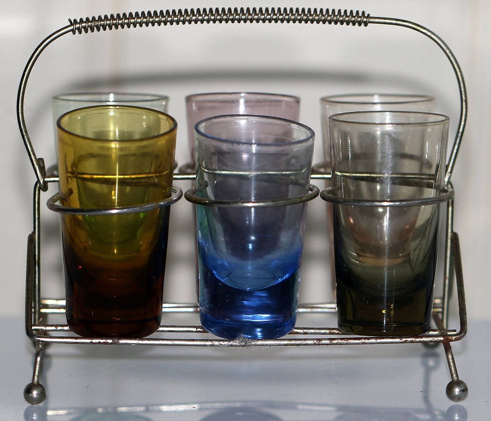 Μικρογραφία: Preloved Vintage Shot Glass Set in Metal Caddy
