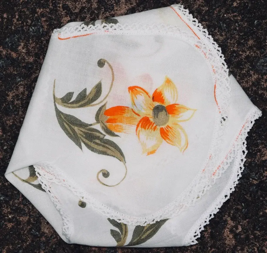 Miniatura: Preloved Fabric Scone Holder, Bun Warmer