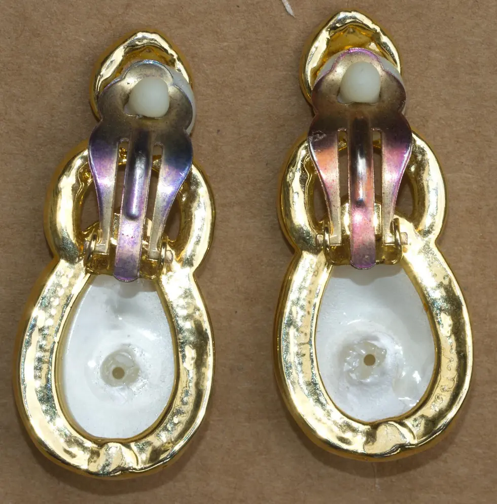 Miniatura: Preloved Vintage Pair of Faux pearl and diamante clip-on metal earrings