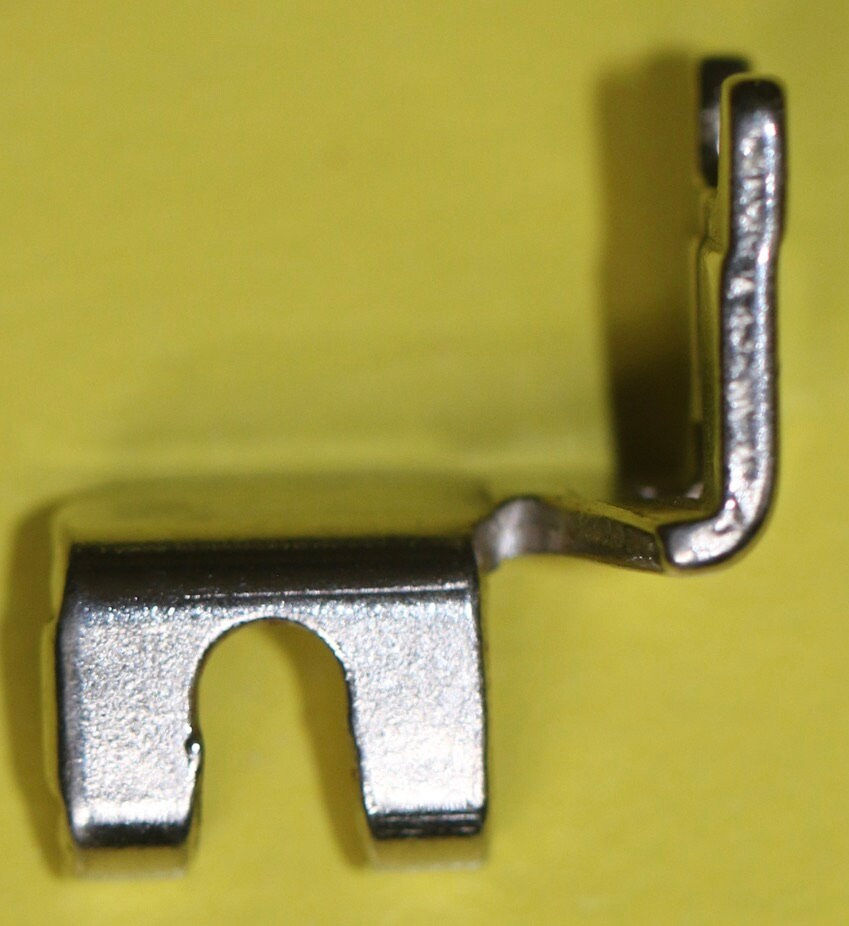 Miniatura: Preloved Simanco Singer sewing machine attachment. Singer Simanco 161613 Button