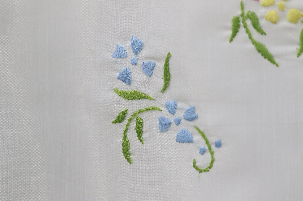 Miniatura: Preloved Embroidered floral cushion cover with ruffle edges.