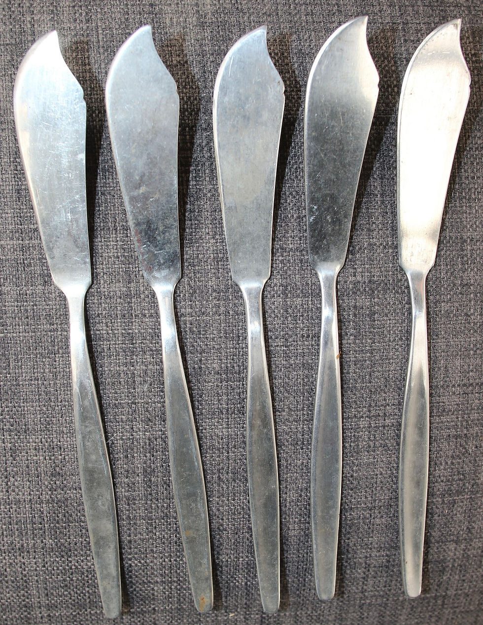 Miniatura: Preloved Vintage Set of Five Fish Knives, separate sales